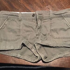 Abercrombie & Fitch Distressed Army Green Size 10 Shorts